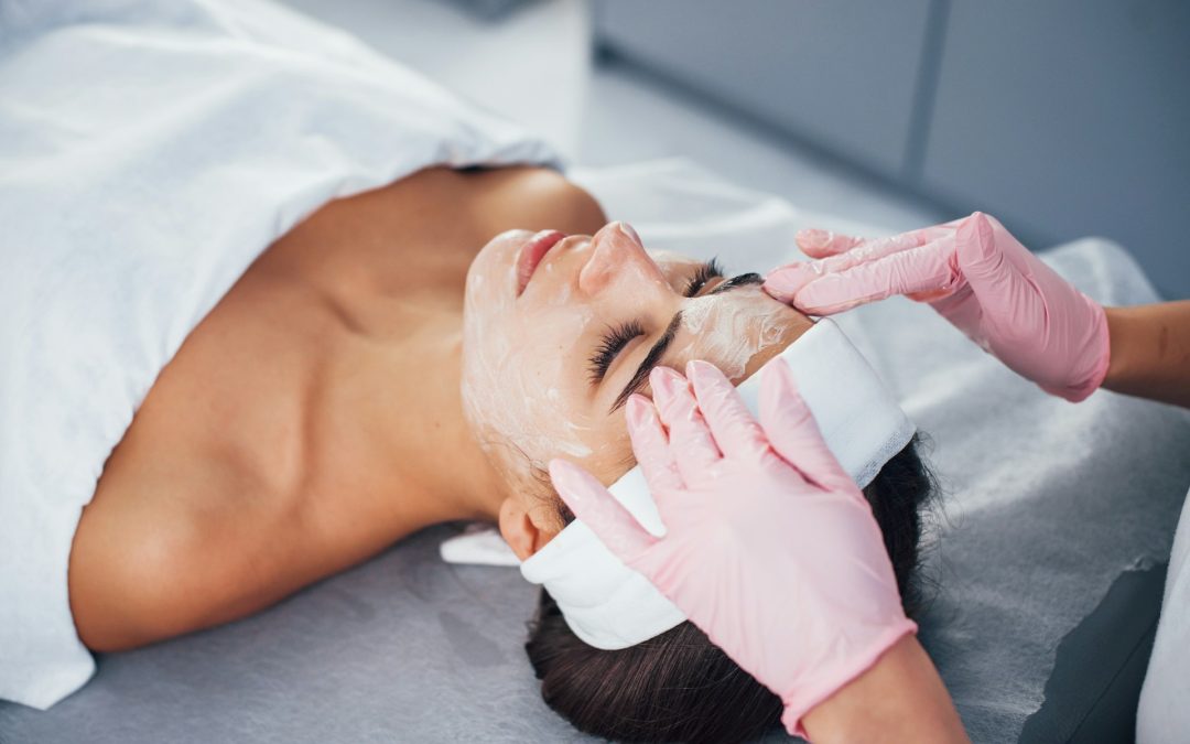 Sun-Safe Acne Facial Options in Toronto for Active Breakouts
