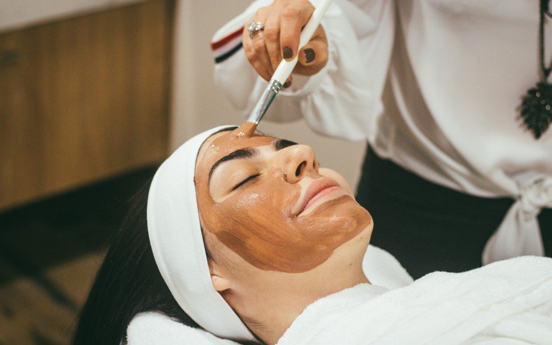 Spring Facials in Toronto: Post-Winter Barrier Repair Plan (8 Weeks)