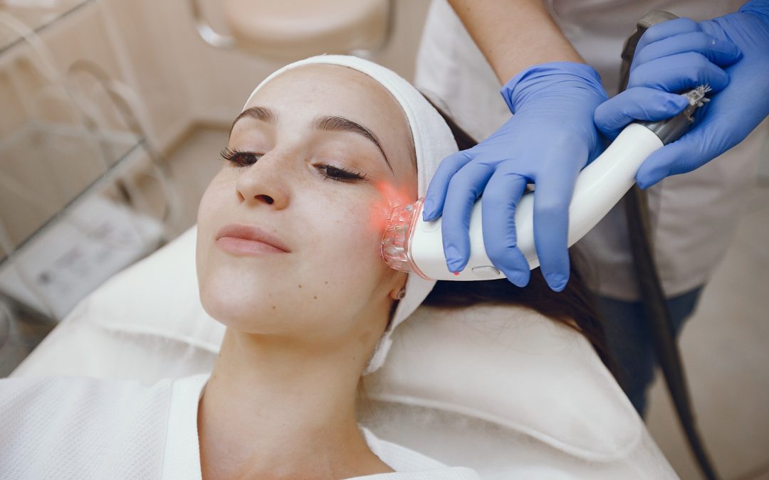 Best Time for Laser Resurfacing in Toronto: Spring vs Fall vs Winter
