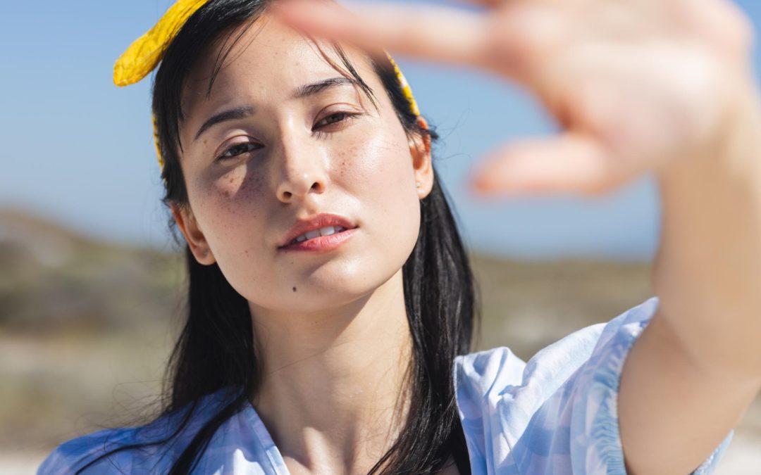 Prevent Summer Acne in Toronto: Stop Sweat + Sunscreen Breakouts, Fade Scars