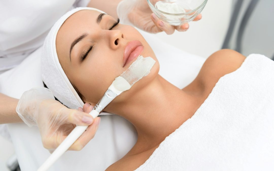 Summer-Safe Chemical Peel Choices in Toronto for Active Lifestyles