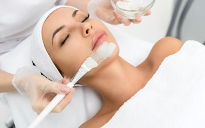 Summer-Safe Chemical Peel Choices in Toronto for Active Lifestyles
